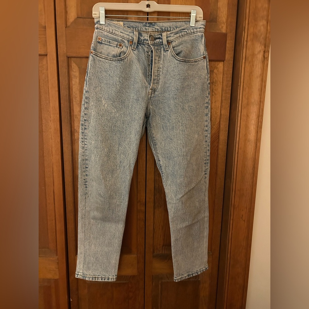 Levi’s Red Label Men’s Sz W26 L26 501 Straight Leg Light Wash Button Fly Jeans
